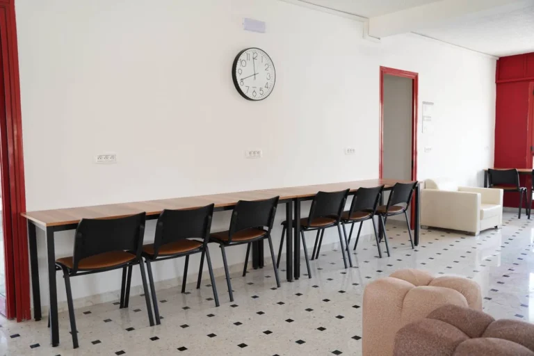 Open space coworking Sfax avec postes de travail équipés dans l’Open Zone de Growth Zone Tunisie.