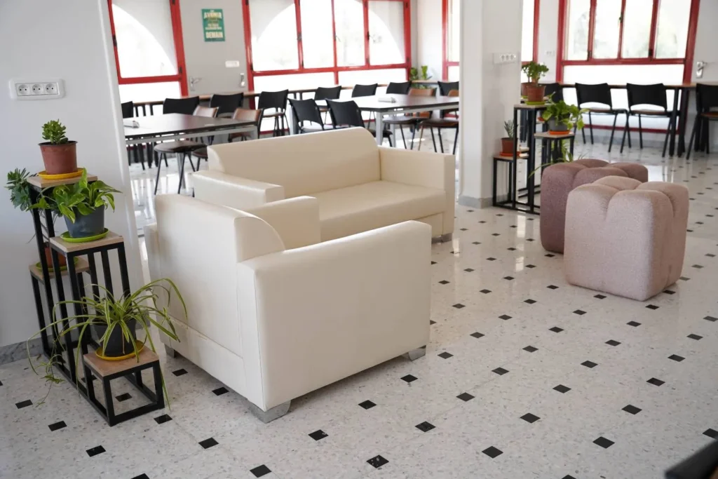 Zone calme de l’Open Zone à Growth Zone Sfax pour un travail concentré dans un espace coworking en Tunisie.